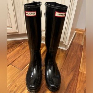 Black adjustable calf women’s Hunter boots